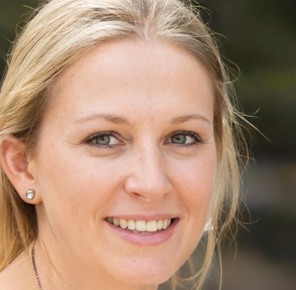 Svenja Korthals, Marketingexpertin